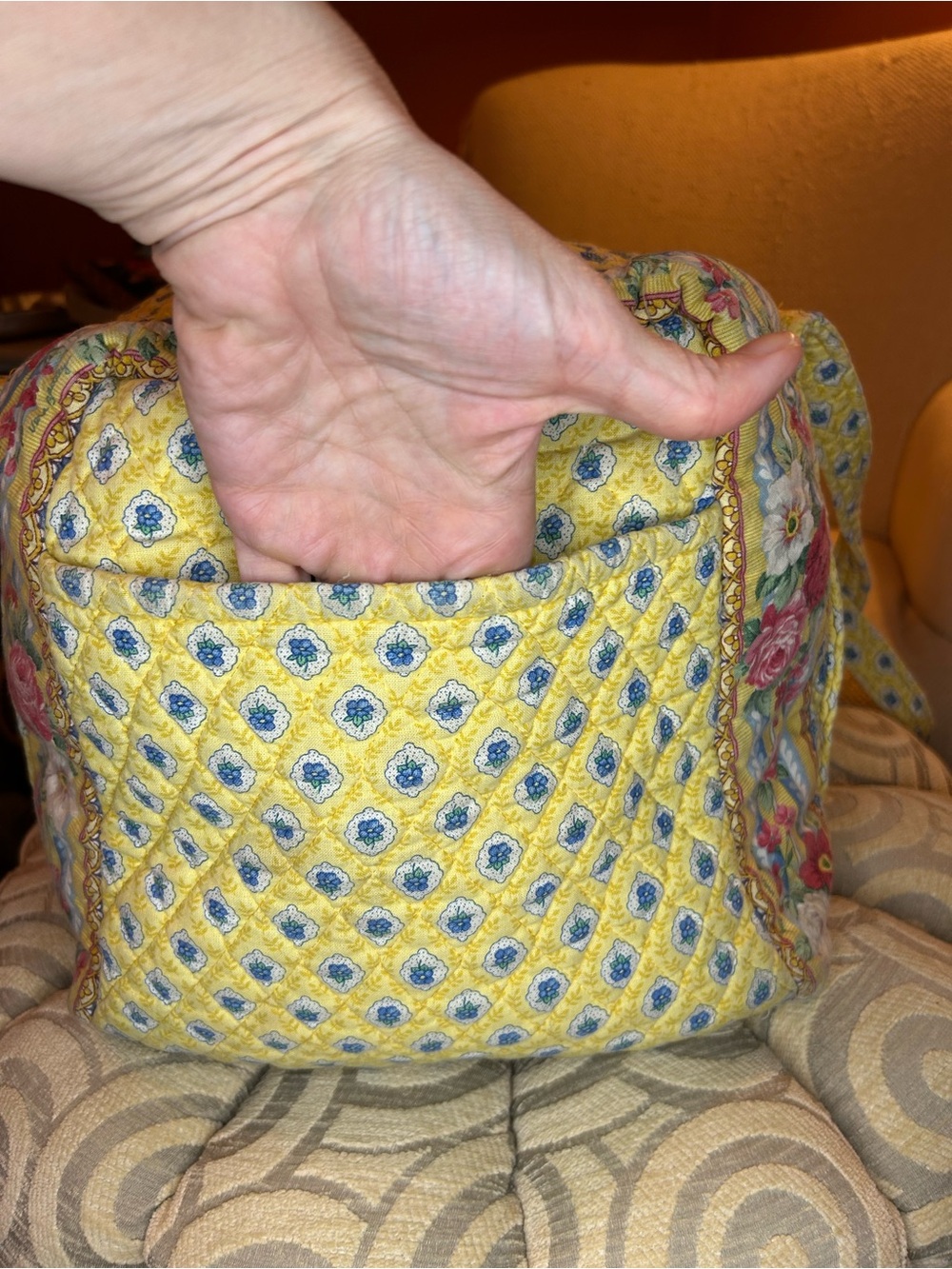 Vera Bradley “Elizabeth” pattern Quilted Duffle Bag - Picture 5 of 9